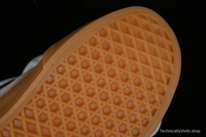 Vans Knu-Skool VR3 Lx Low-Top Retro Sneakers in Grey Green with Gum Sole - VN000CS0DWM