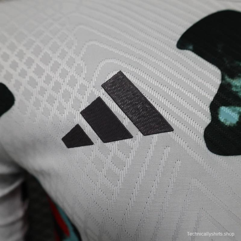 Player Version 24/25 Bayern Munich Pre-Match Jersey With Special Patterns