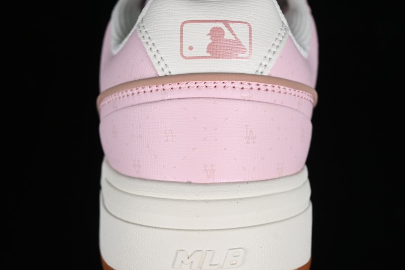 MLB Chunky Liner Basic New York Yankees Thick Sole Casual Sneakers with 6cm Height Increase - 3ASXCBO3N07PKS