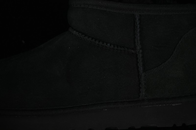 UGG Classic Ultra Mini Short Boots with Genuine Australian Sheepskin and TREADLITE Outsole - 1116109