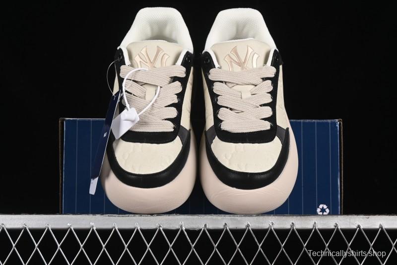 MLB Chunky Classic Base New York Yankees Lightweight Platform Casual Sneakers - 3ASXBMN4N50BKS