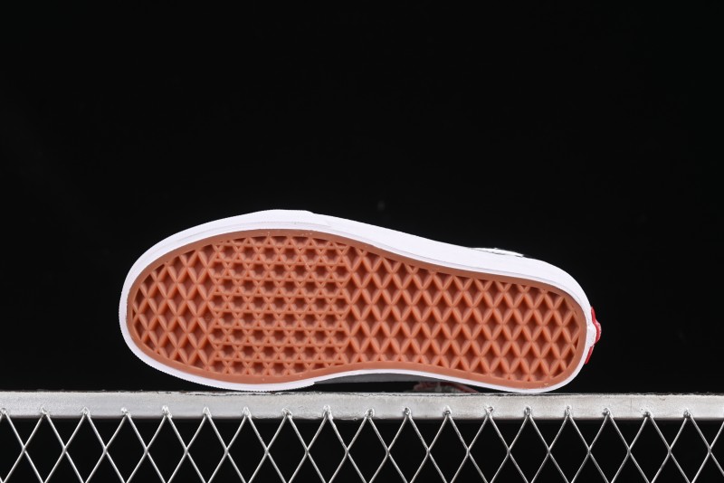 Vans Old Skool 36 Low-Top Retro Skate Shoes - VN000CRPGRN