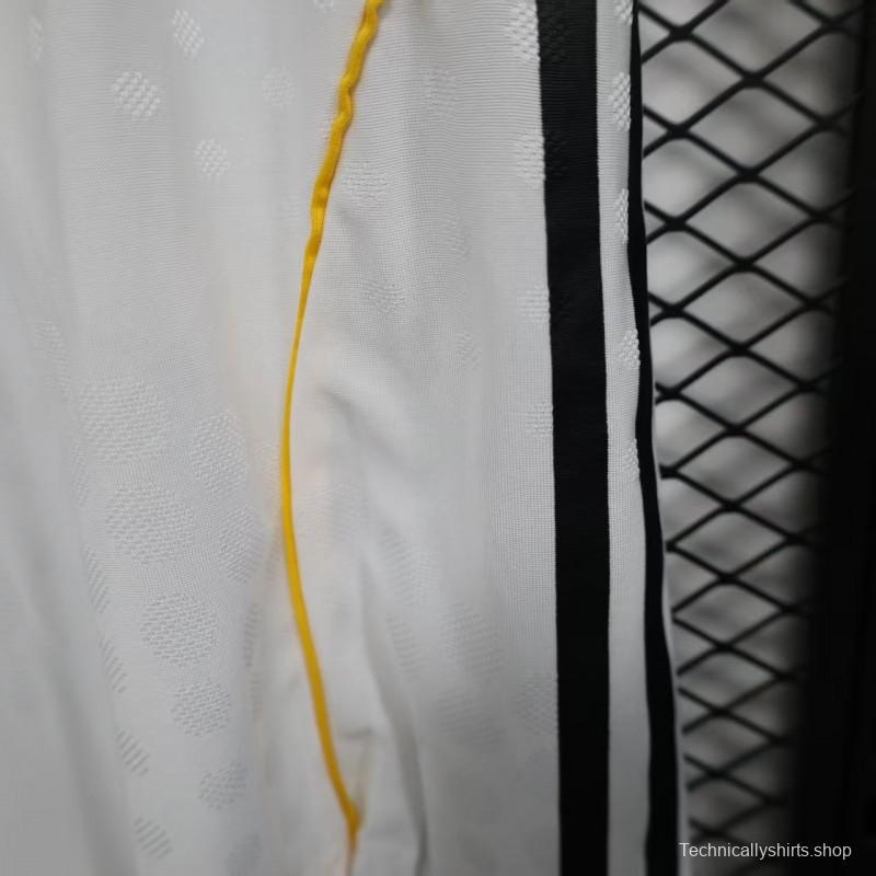 Player Version 25/26 Real Madrid Home Shorts