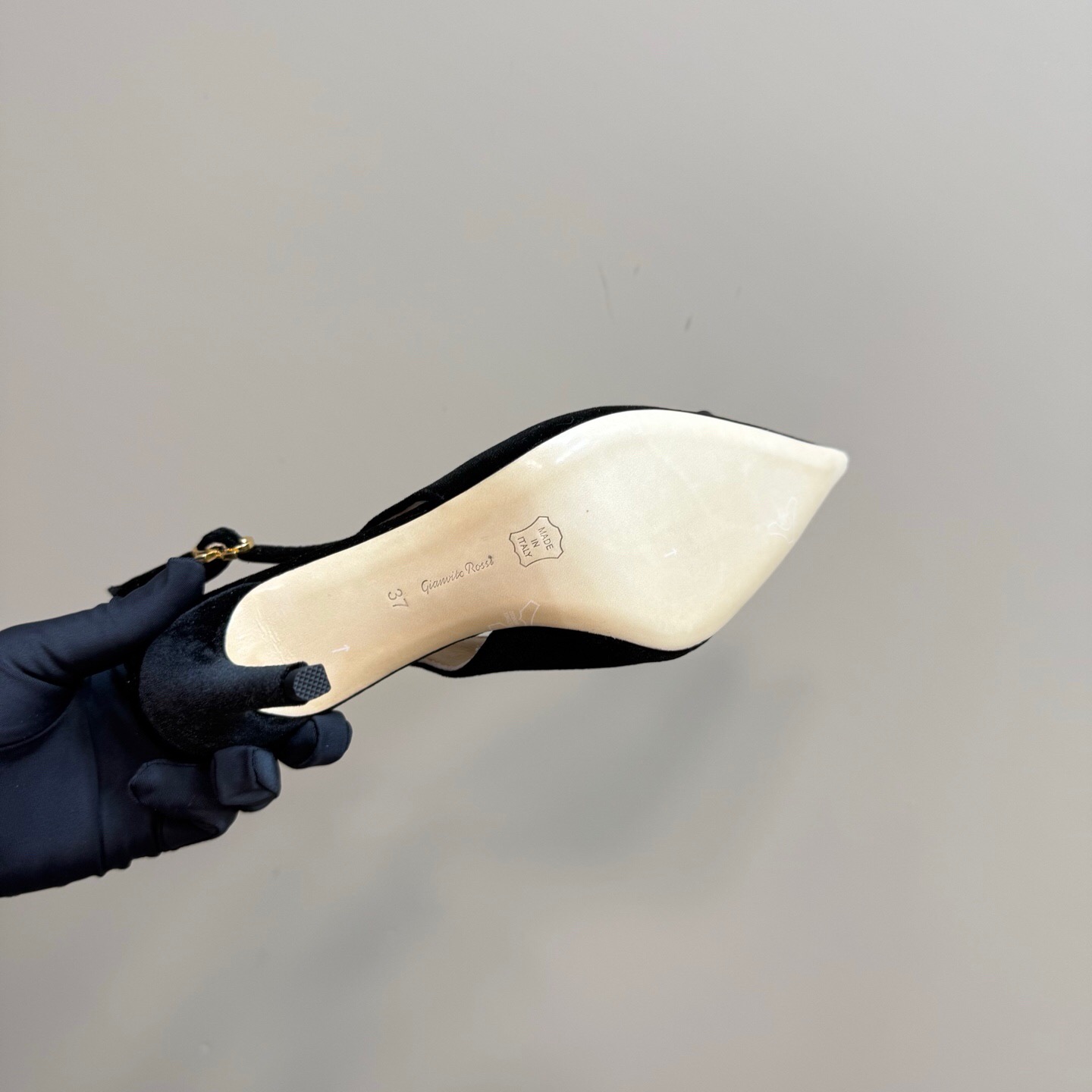 2025 Women Gianvito Rossi Black Velvet Slingback Heels Gemstone Decoration KFY00300