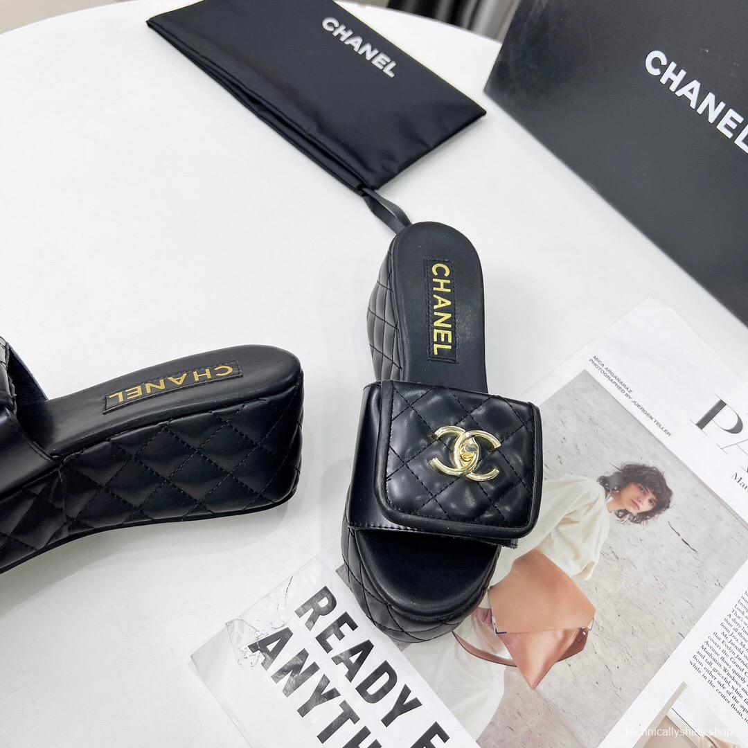2025 Women Chanel Black Leather Slides