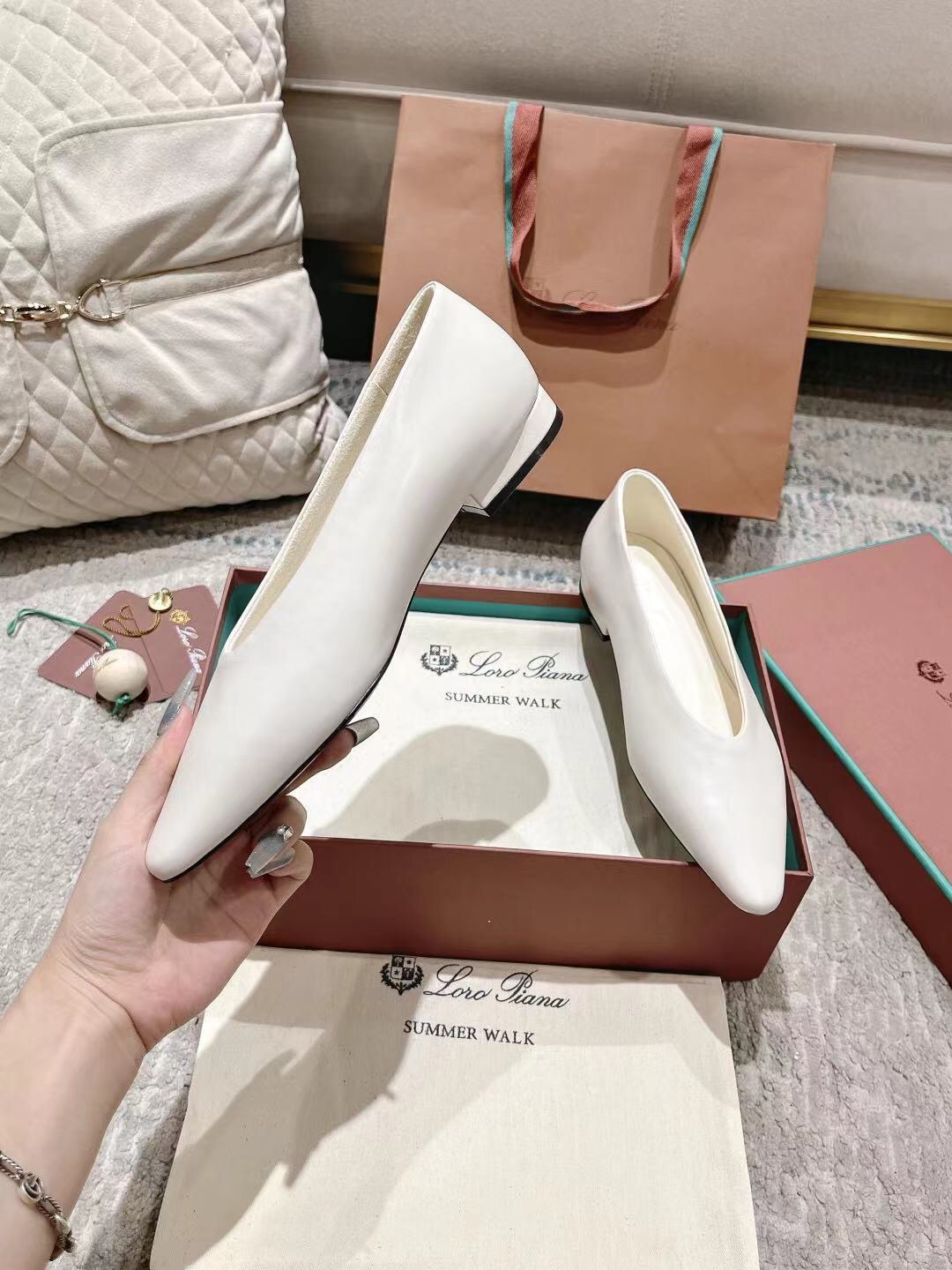 2025 Women LP White Leather Ballet Flats LY00320