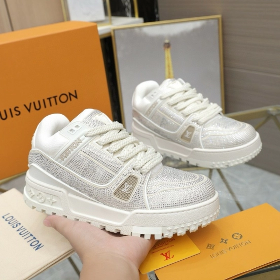 2024 Unisex Louis Vuitton White Crystal Trainer Leather Plimsolls High Temperature Pressing MJ00430