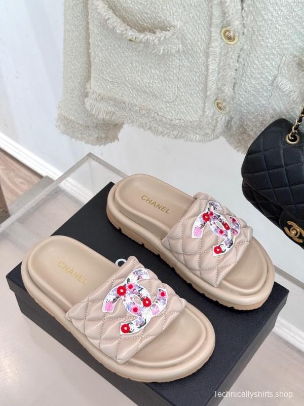 2025 Slippers Chanel Beige Silk Floral Pattern