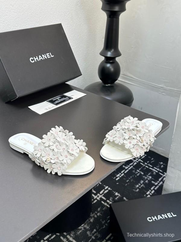 2025 Women Chanel White Leather Slippers