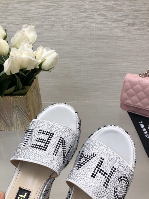 2025 Slippers Chanel White Silk Platform Crystal LY00320