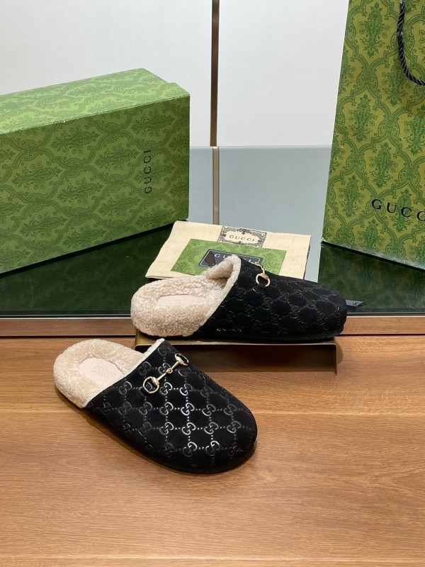 2024 Slippers Gucci Black Shearling GG Pattern