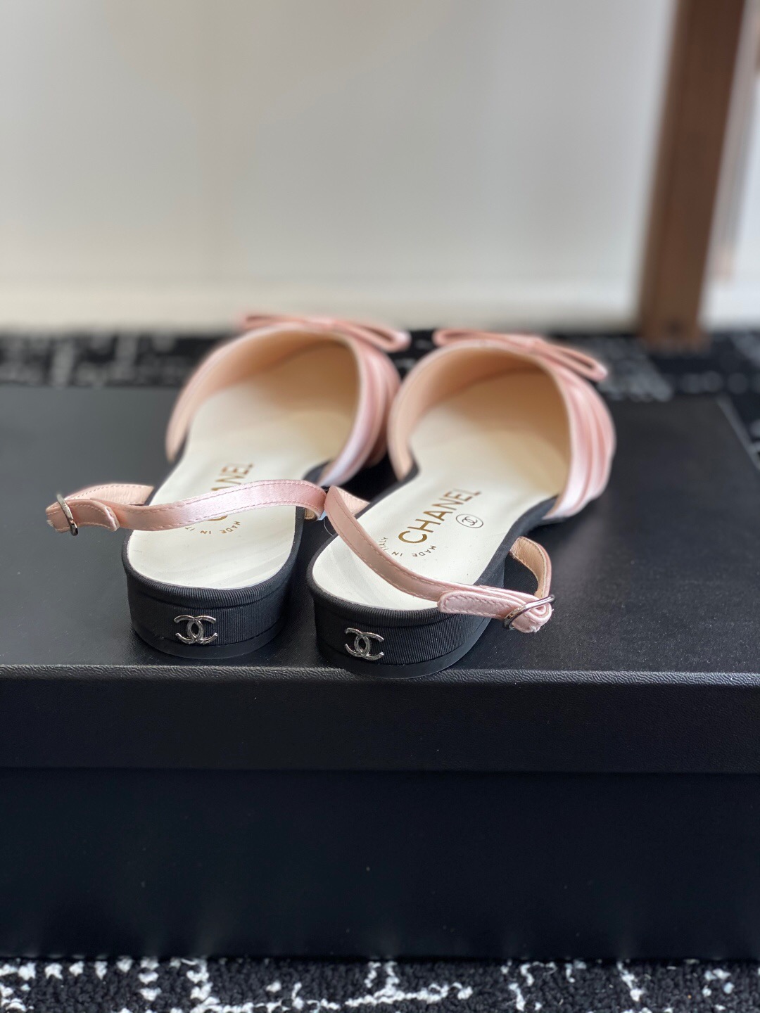 2025 Women Chanel Pink Black Silk Leather Sandals Satin Bow KFY00289