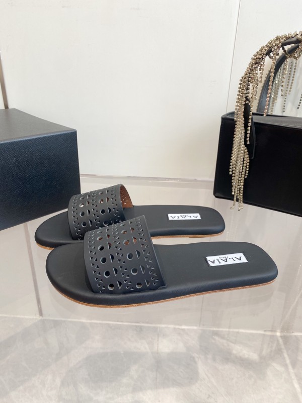 2025 Alaa Black Leather Slippers KFY00280