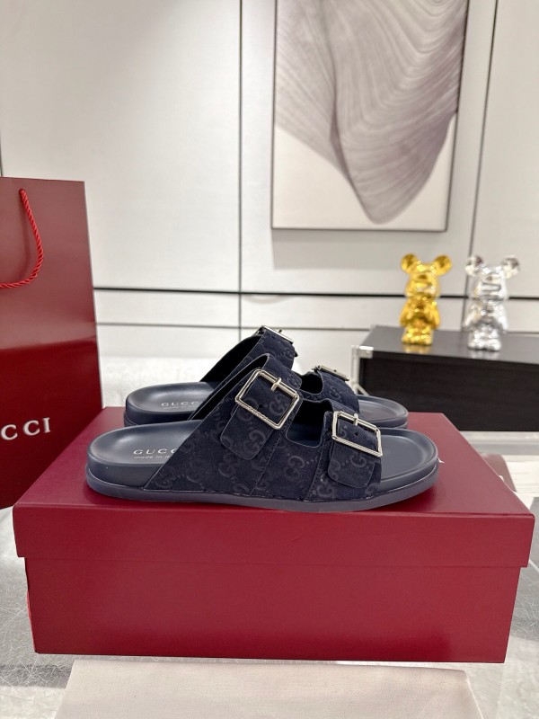 2025 Unisex Gucci Black Leather Fabric Slippers Double G Embossed AS00240