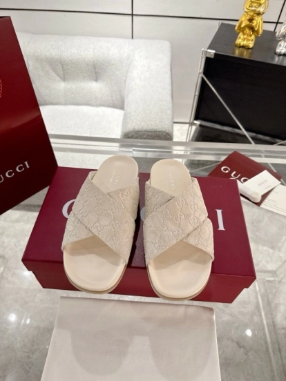 2025 Unisex Gucci Beige Suede Slippers Double G Embossed AS00240