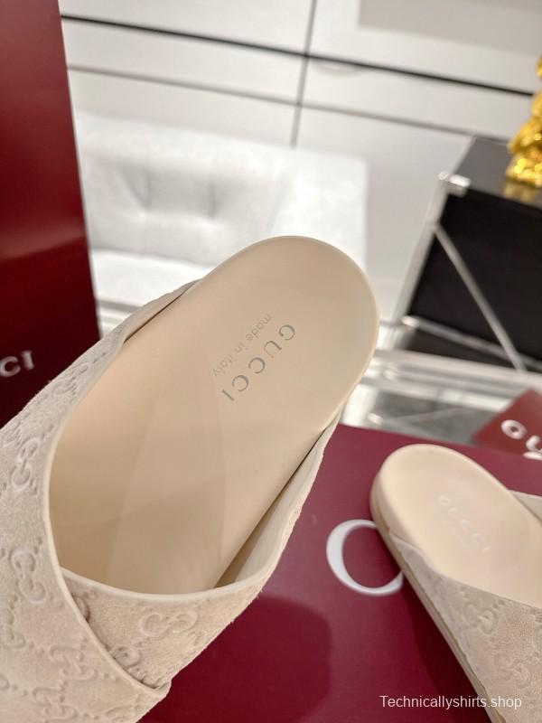 2025 Unisex Gucci Beige Suede Slippers Double G Embossed AS00240