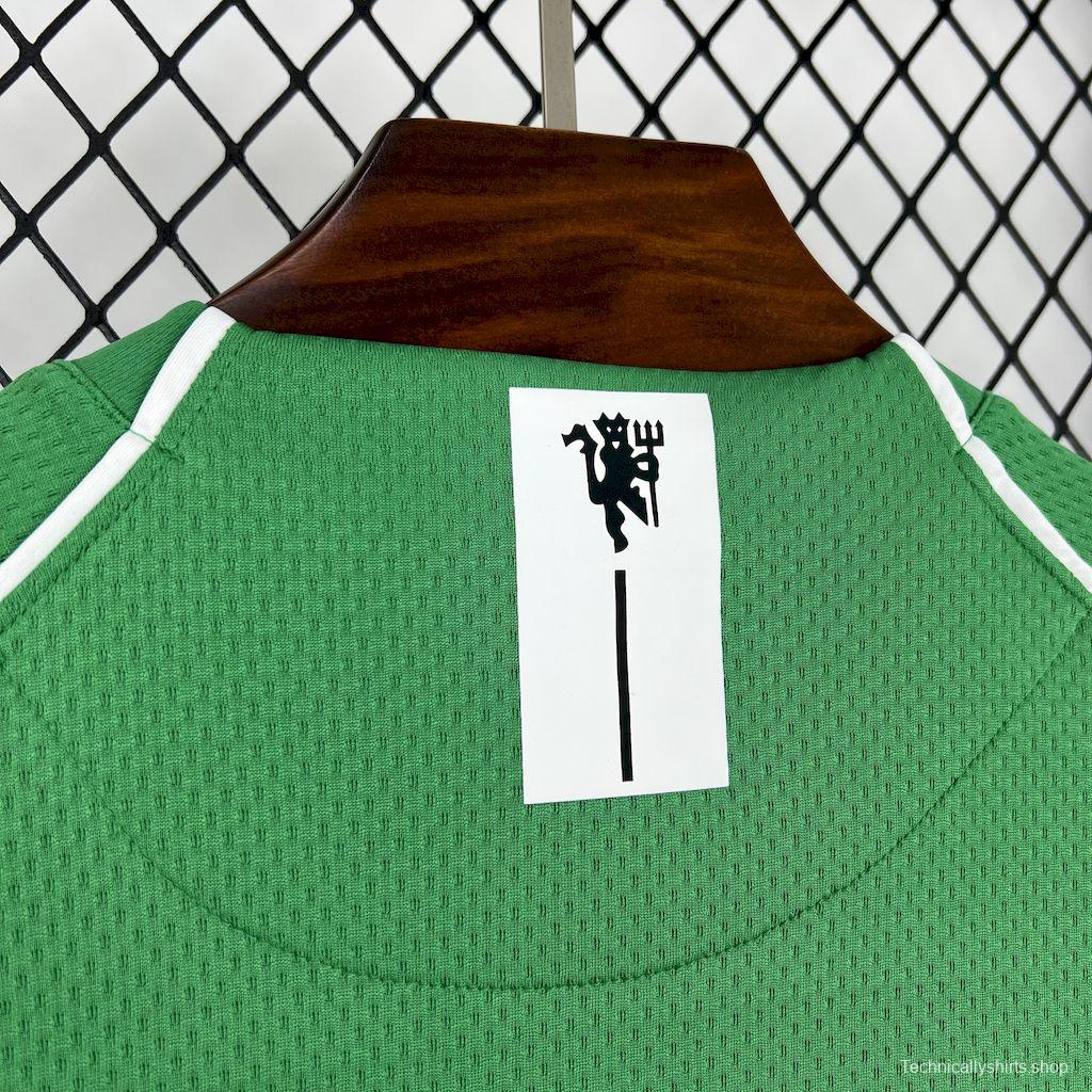 2007/08 Manchester United Green Goalkeeper Retro Jersey