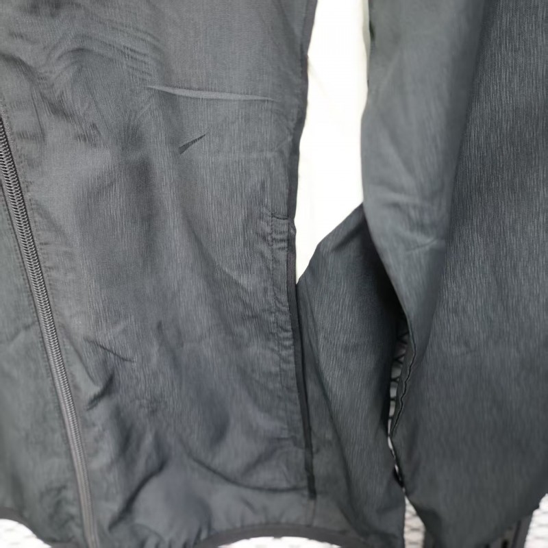 25/26 Liverpool Black Windbreaker (with Inner Lining)