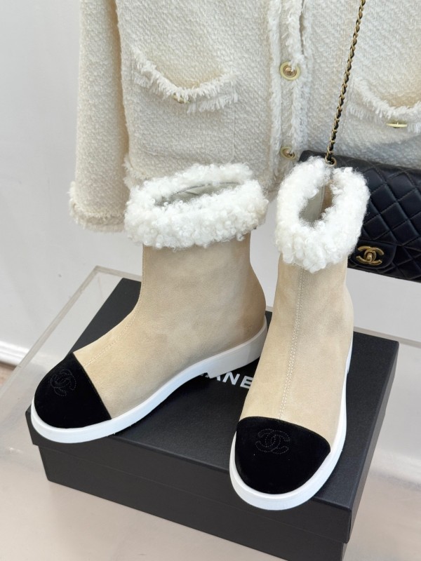 Chanel 2025 SS Double C Color-Block Shearling Snow Boots - KFY00300