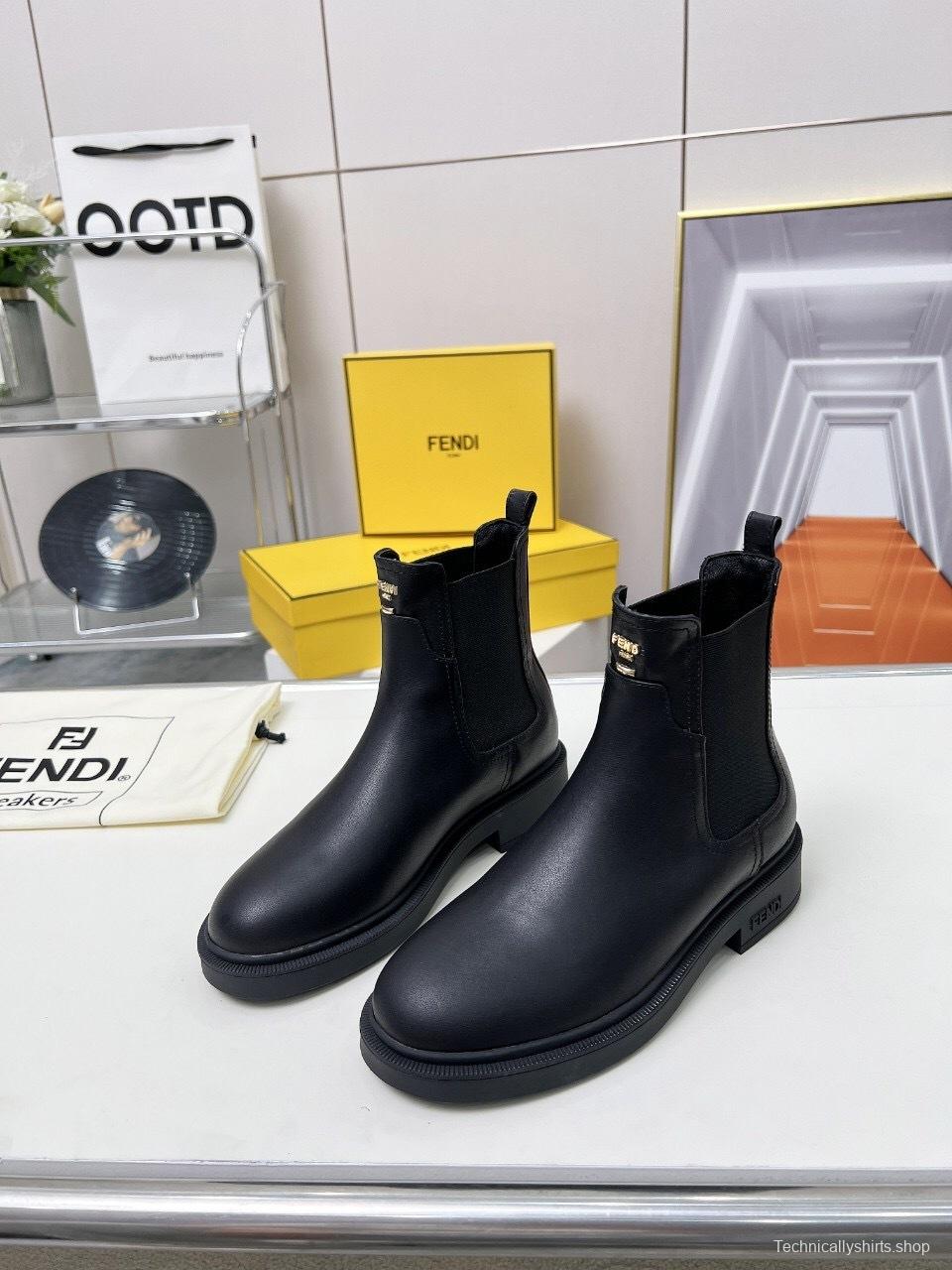 FENDI 2025/SS Platform Boots with Thick Sole - LY00360
