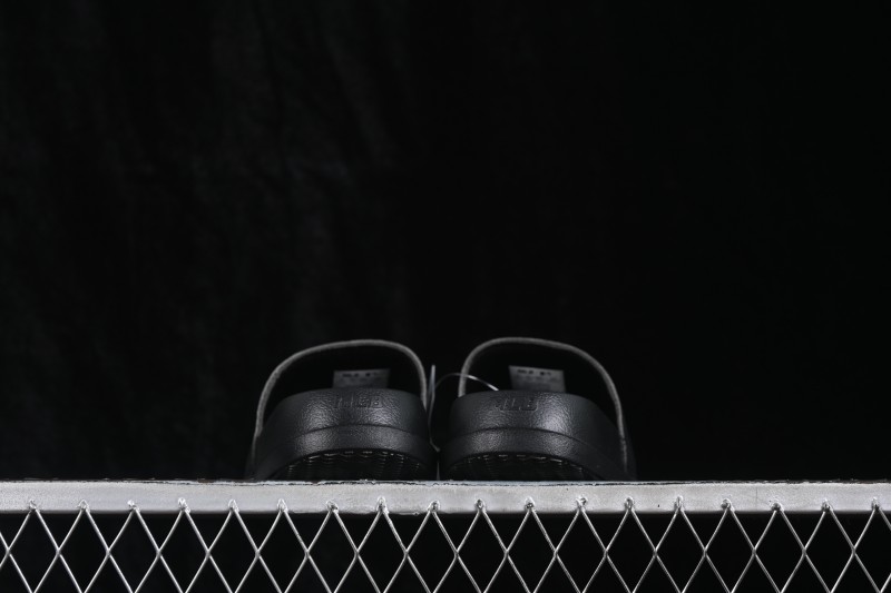 New Era MLB Chunky Mound Basic New York Yankees Summer Casual Slides - 3ALPCMM4N50BKS