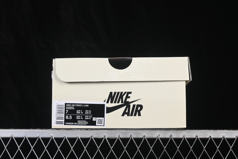 Nike Air Force 1 '07 Low Casual Sneakers with Two-Tone White and Black Design and Full-Length Air Cushion - DW8806-001