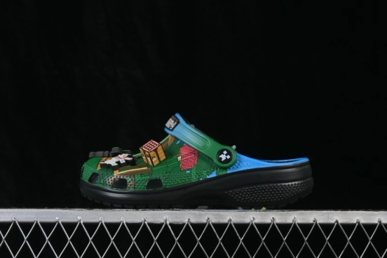 Crocs Classic Clog EVA Unisex Comfort Clogs with Minecraft Graphic Design - Minecraft x Crocs Classic Clog Green Blue