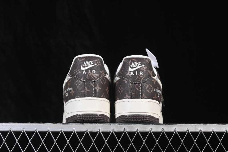 Nike Air Force 1 '07 Low Basketball Shoes with Full-Length Air Cushion - DW8806-010