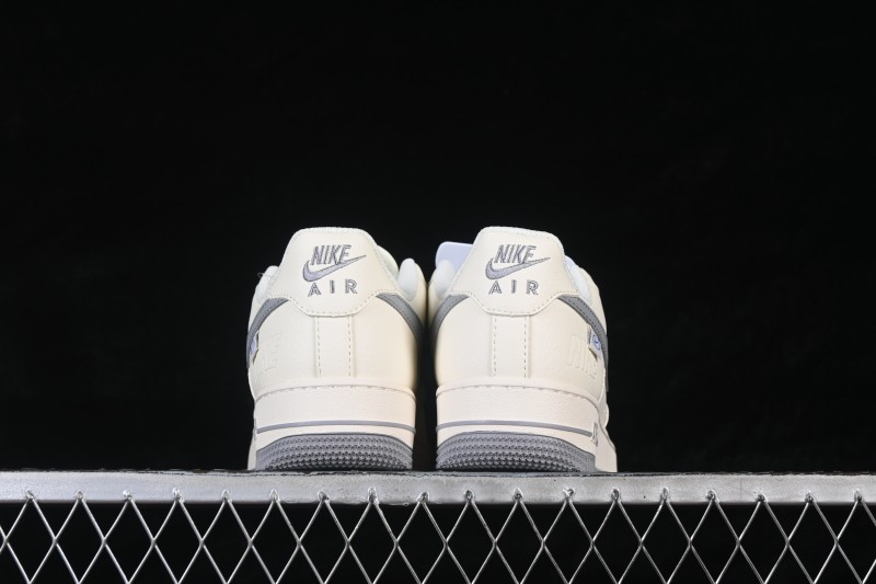 Nike Air Force 1 '07 Low Lifestyle Sneakers with Classic Leather Upper and Cushioned Midsole - SM6668-121