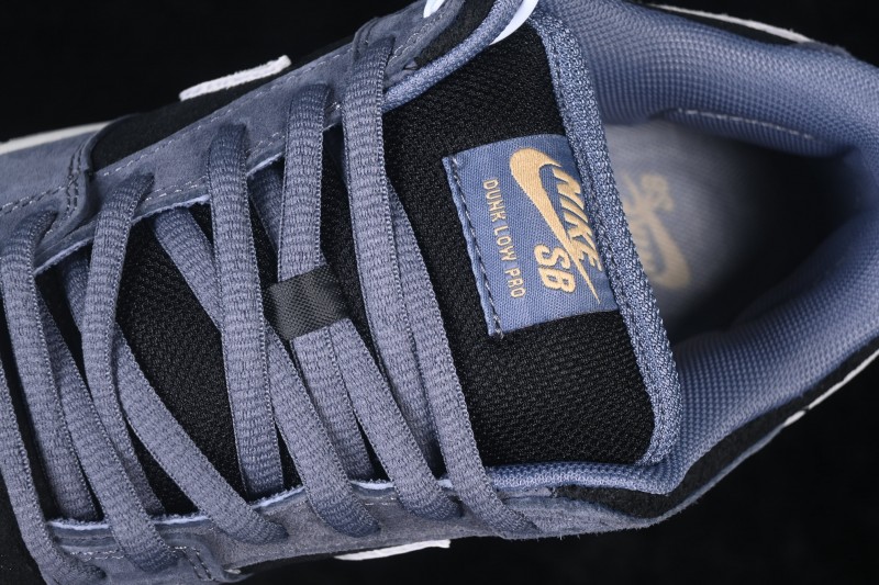 Nike SB Dunk Low Skateboarding Shoes with Cushioned Collar and Vulcanized Sole - HF3063-002