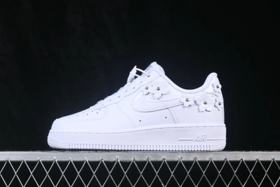 Nike Air Force 1 '07 Low Casual Skateboarding Shoes with Full-Length Air Cushion - IR8637-100