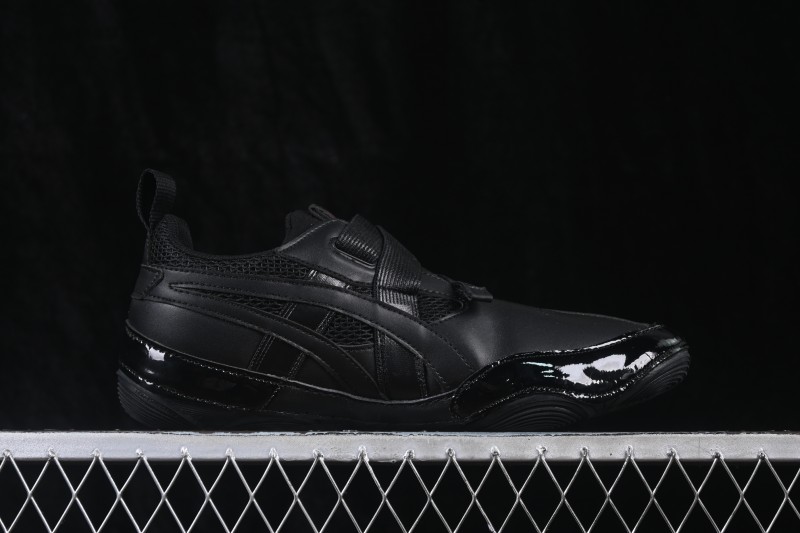 Issey Miyake x Asics Hyper Taping Retro Running Shoes with Breathable Lightweight Sole - 1203A819-001