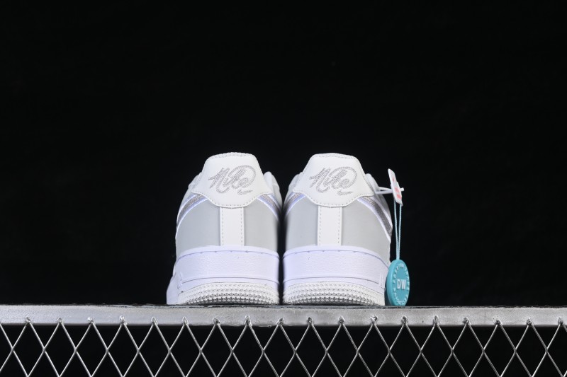 Nike Air Force 1 '07 Low Casual Sneakers with Classic Leather Upper - IB6842-100