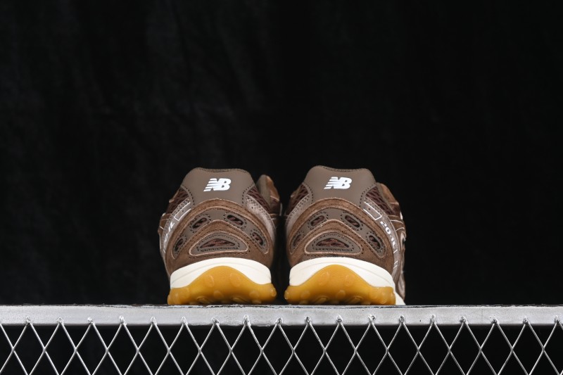 New Balance 204 Series Retro Casual Running Sneakers with Breathable Upper - U204L1IP