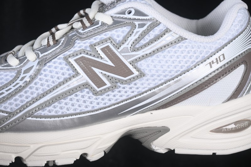 New Balance 740 Retro Running Shoes with Chunky Dad-Style Cushioning - U740MU2