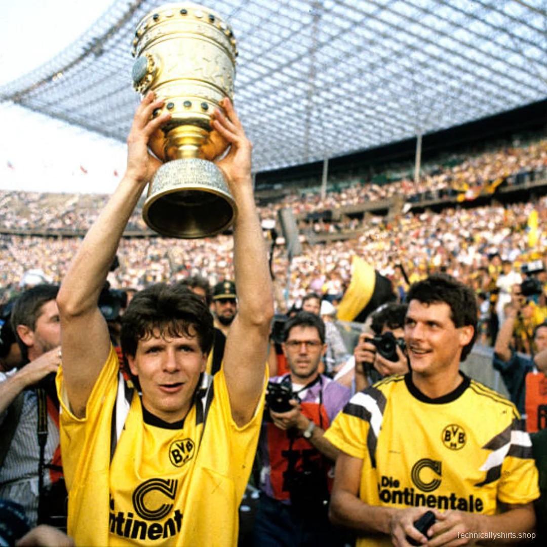 1989 BORUSSIA DORTMUND  DFB POKAL Final Home Jersey